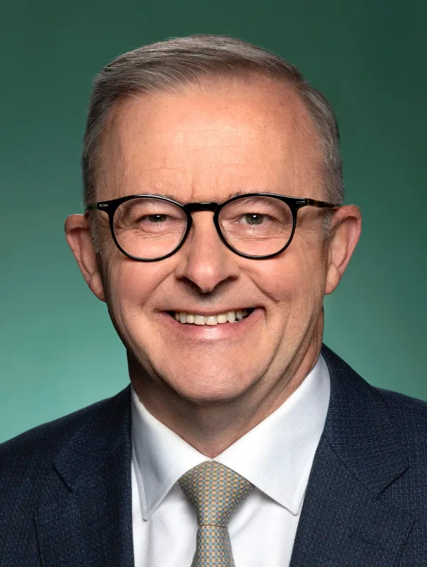 Official portrait of Australian Prime Minister Anthony Albanese